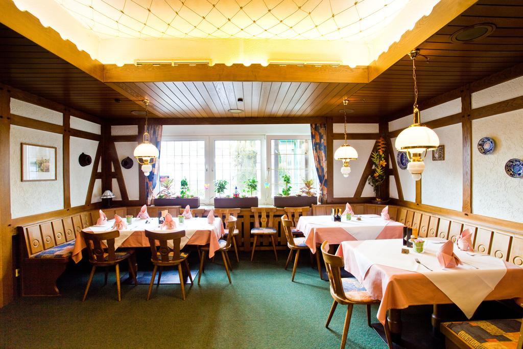 Zur Kastanie Hotel Mülheim an der Ruhr Kültér fotó